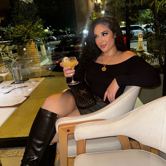 Meet your Posher, Nadia - Picture 6 of 15